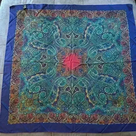 Art of the Scarf by Tie Rack - Picture 2 of 7